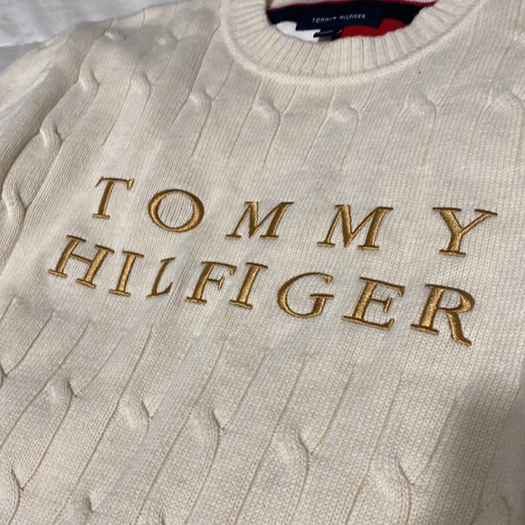 Brand New Never Worn Tommy Hilfiger Sweater - Picture 3 of 4